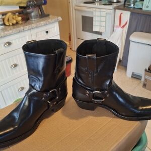Women's Black Leather Frye 8R Harness Boots Size 10 -Almost Perfect!